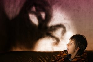 5 factores que provocan el miedo en los niños